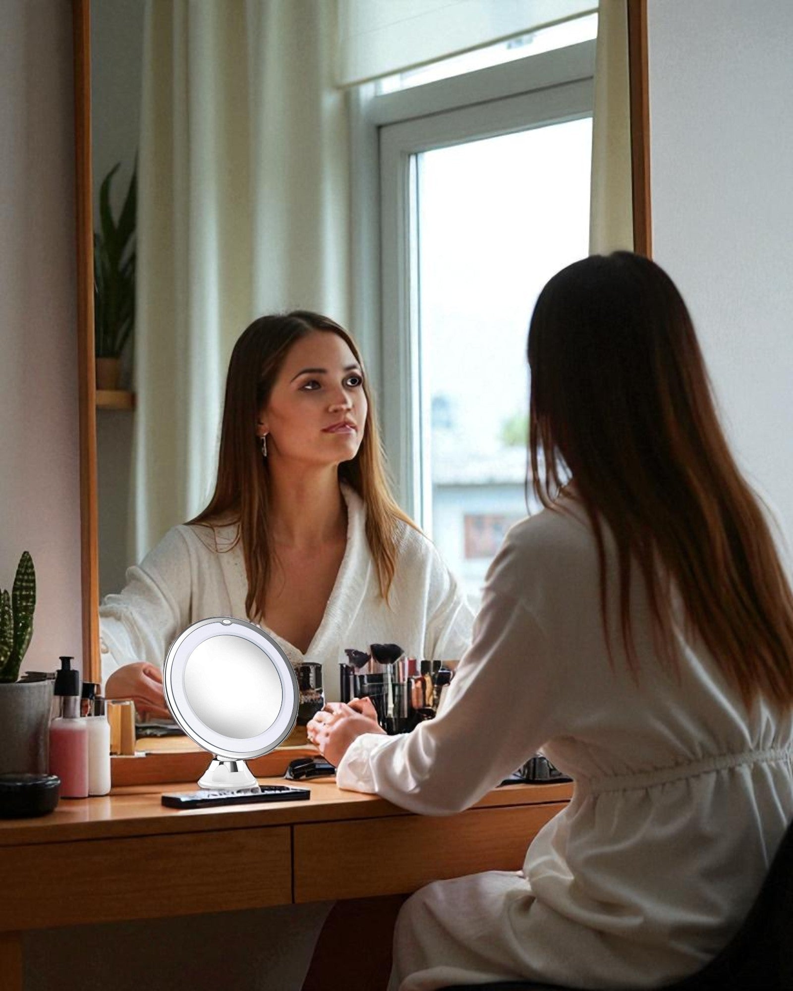 Magnifying Shaving Mirror - Vacuum Mounting