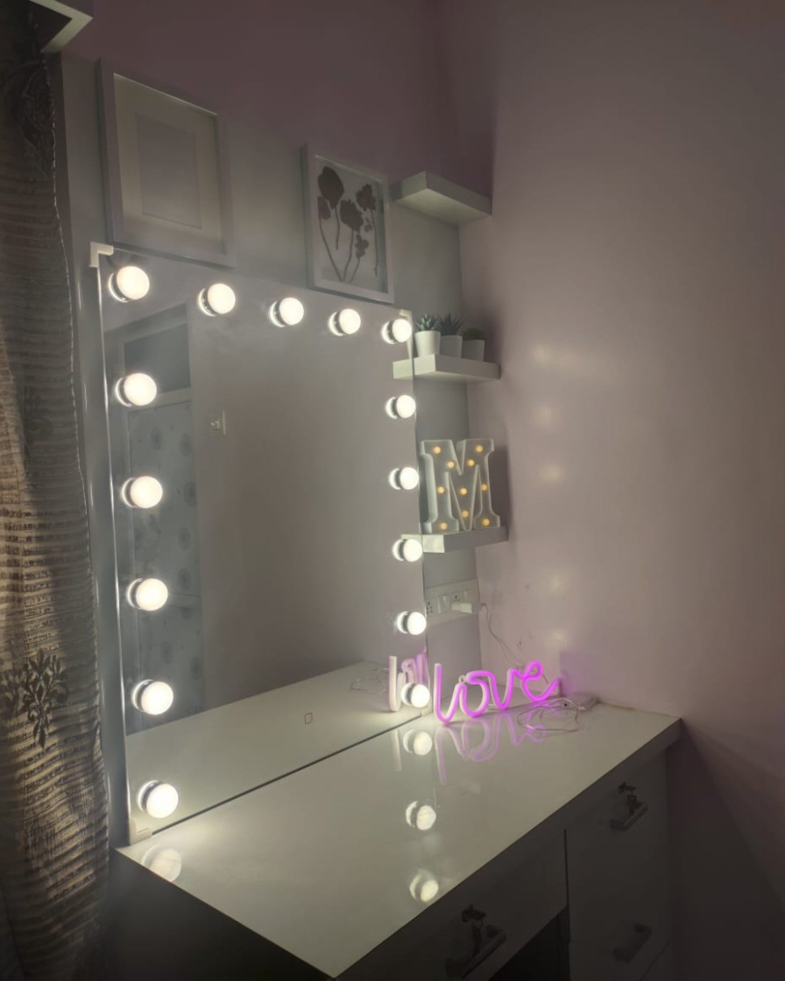 LED 77 - Vanity / Hollywood LED Mirror