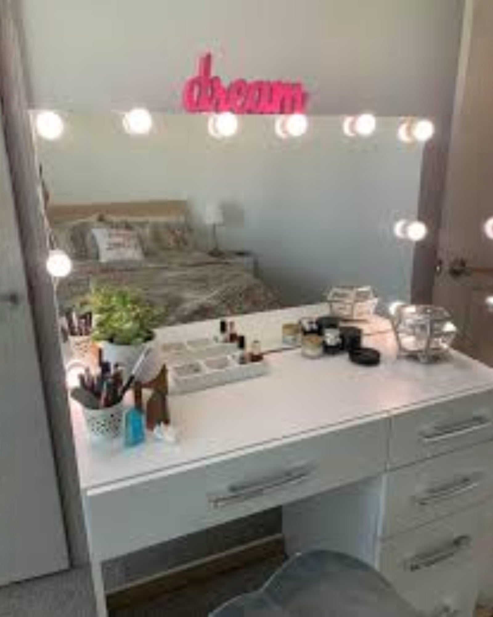 LED 77 - Vanity / Hollywood LED Mirror