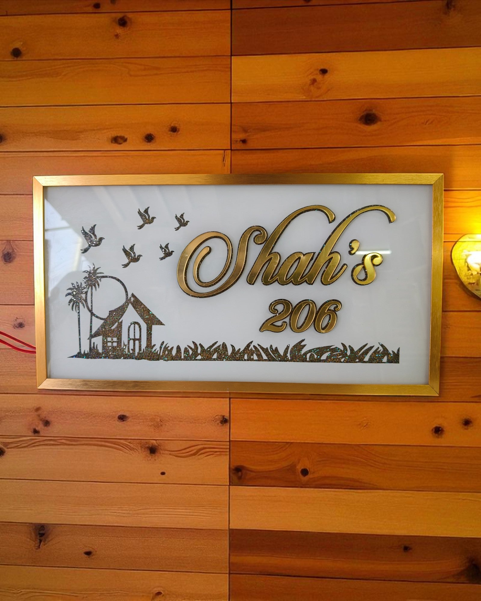 Shah with Metal Frame