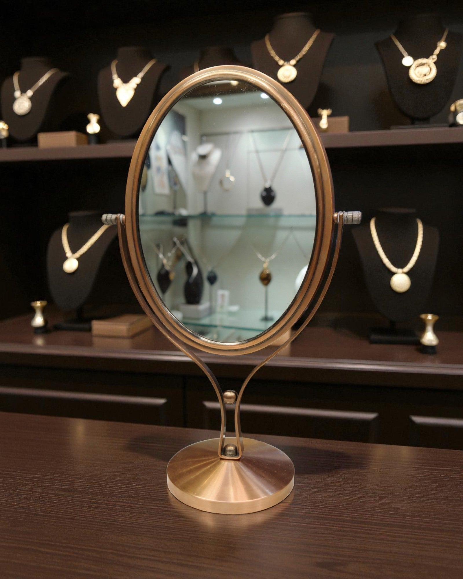 Oval Shaped Metal Body Counter Top mirror